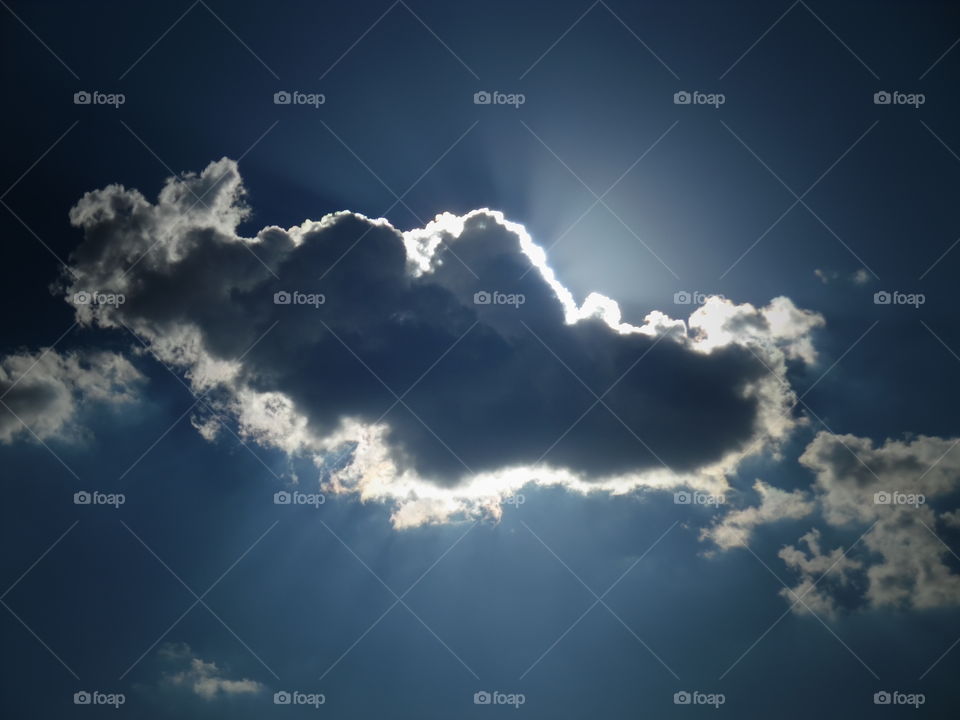 puffy clouds ☁. This is a picture of some clouds overhead. 👣 🚶 🏃 🔥 💨