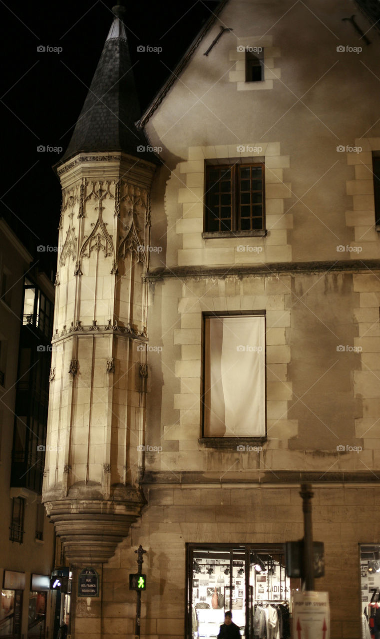 corner of the street of París. street of Paris