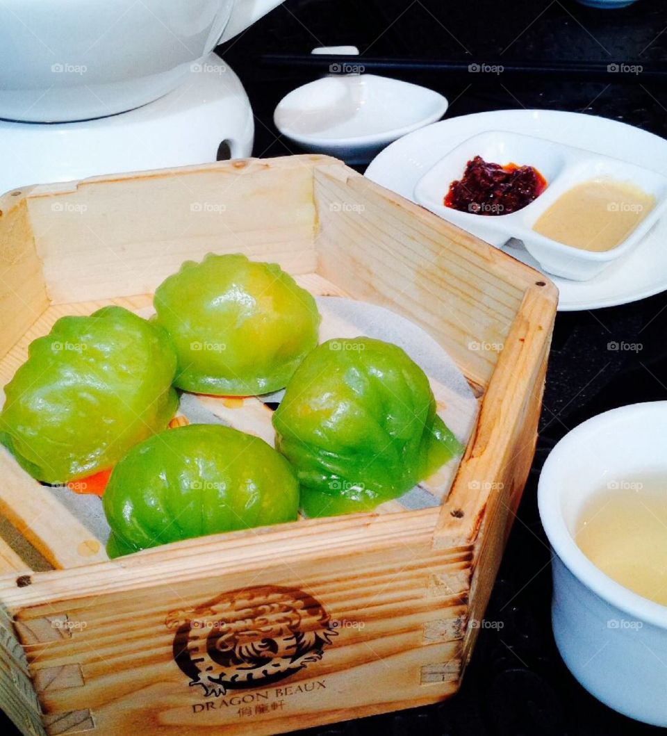 Green dim sum