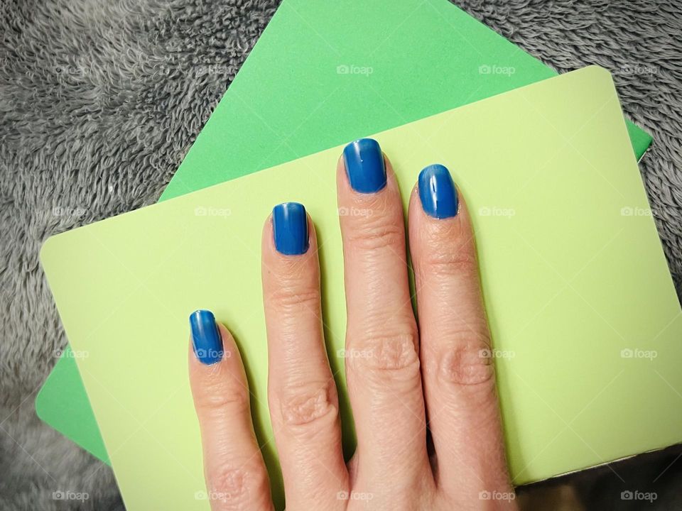 Bright bold blue manicure 