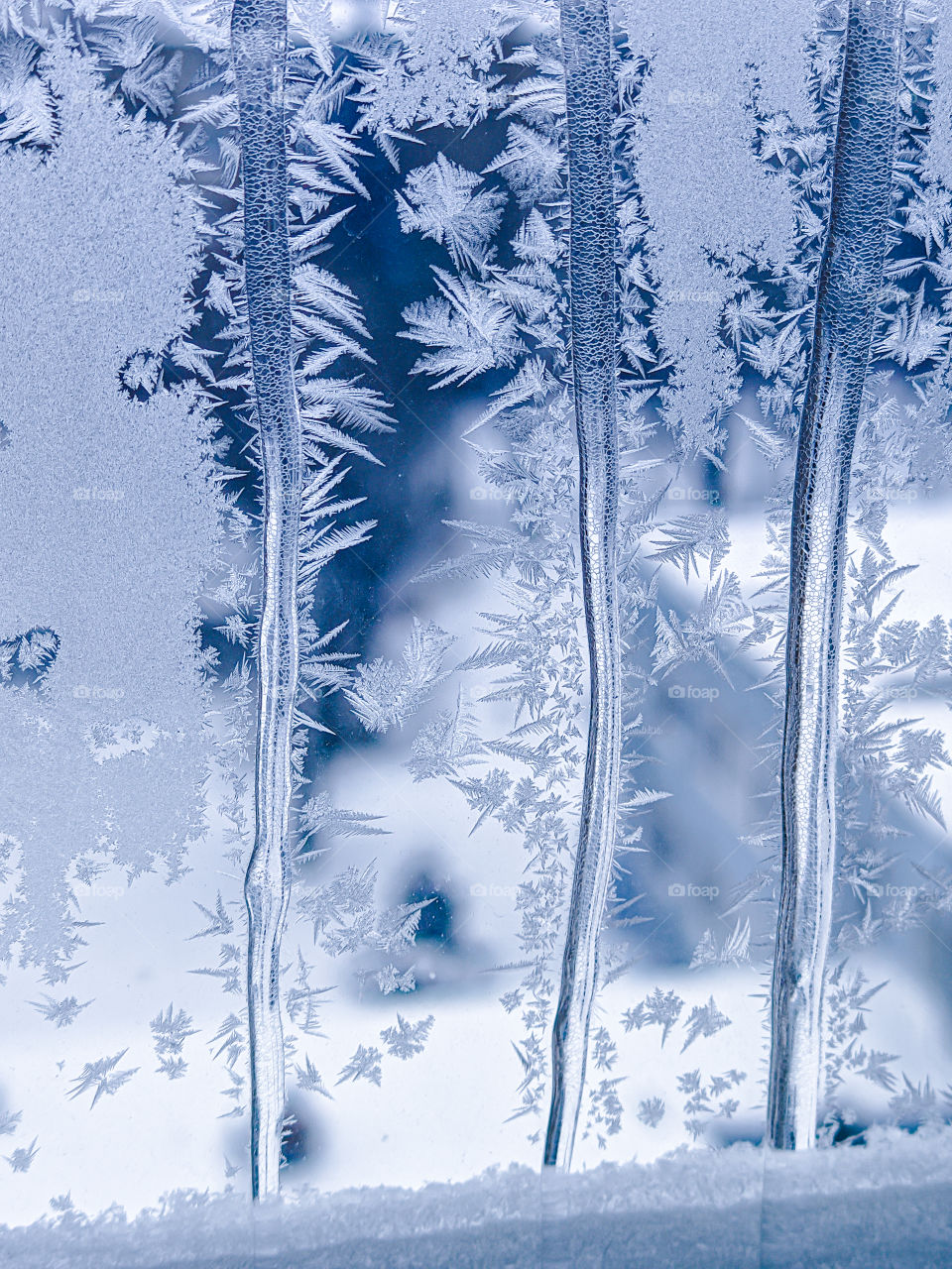 Frost pattern on the window pane.