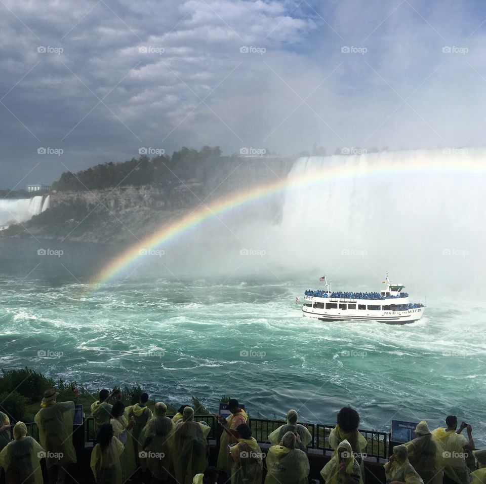 Niagara Falls maid of the mist rainbow and crowd