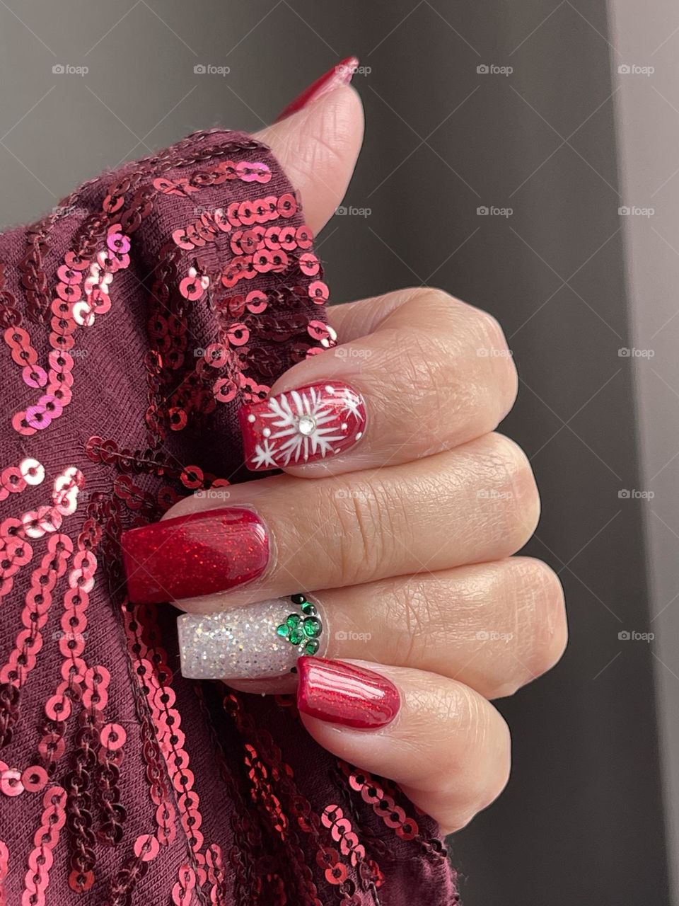 Christmas manicure 