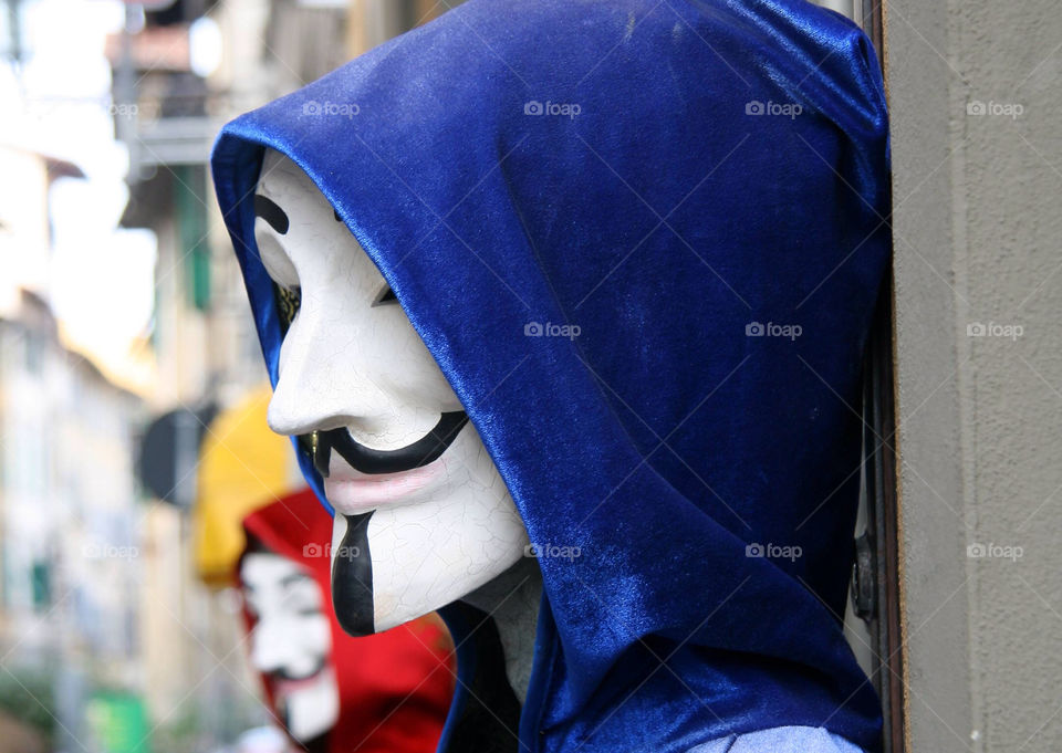 italy carnival face hidden by pandahat