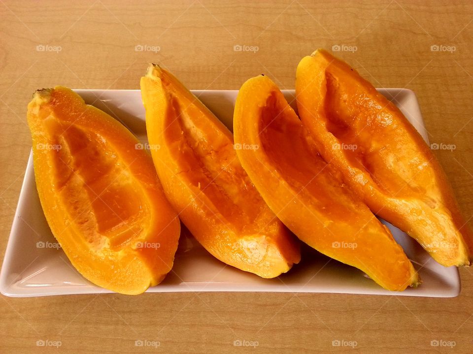 Sliced papaya
