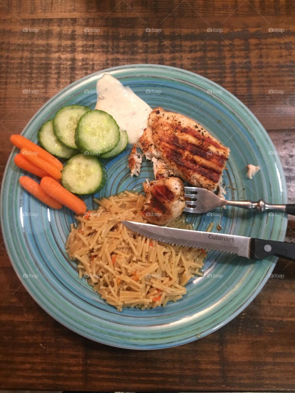 Blackened chicken ,honey garlic noodles add some raw  vegetables .A healthy meal made eye appealing and  delicious in just 20 minutes perfect for those late evenings 