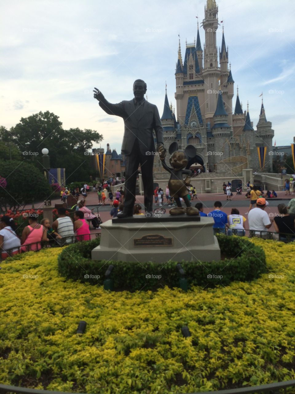 Best Pals. Walt Disney world "Partners" statue 