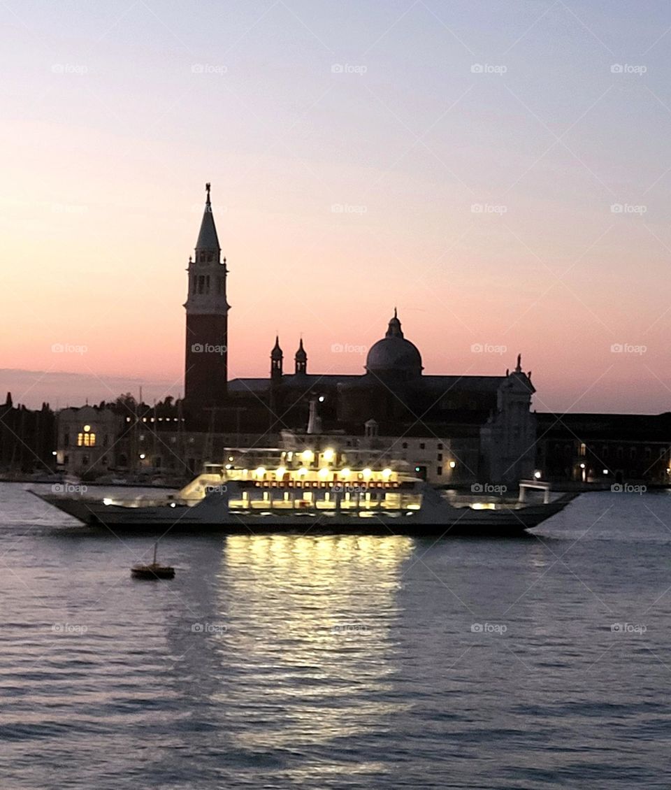 vue de Venise la nuit