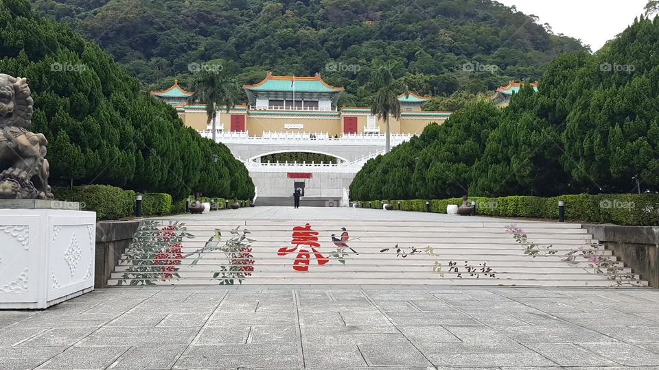 The National Palace Museum (aka NPM) in Taiwan has one of the largest collections of Chinese artifacts in the world, 
​Originally the National Palace Museum was established in 1925 when the Republic of China ruled all of Mainland China