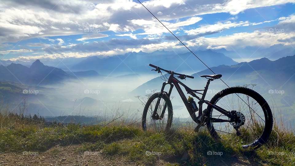 biking to the mountain 