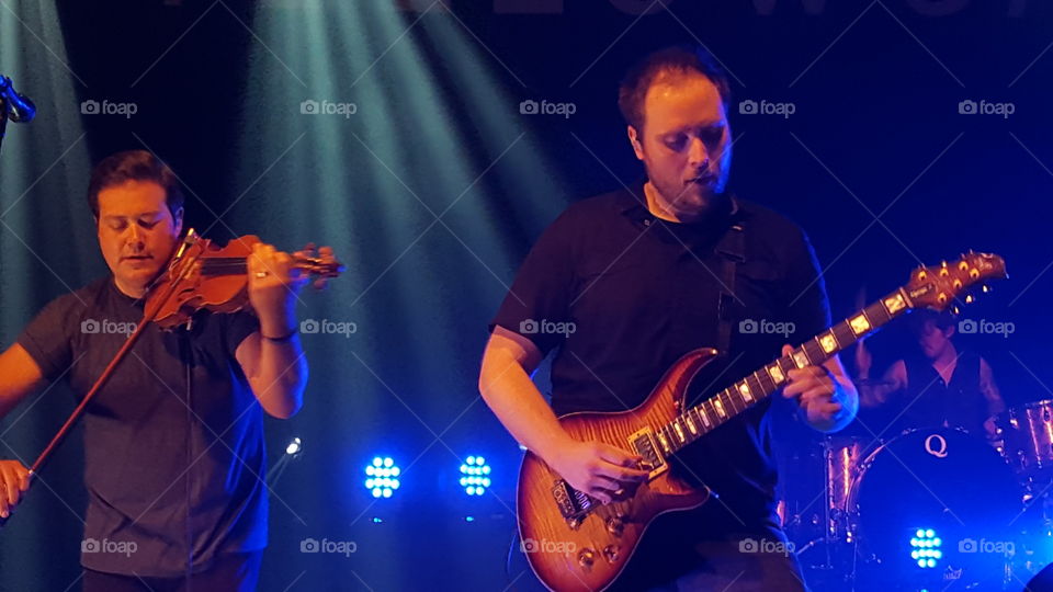 Yellowcard. Front row experience.