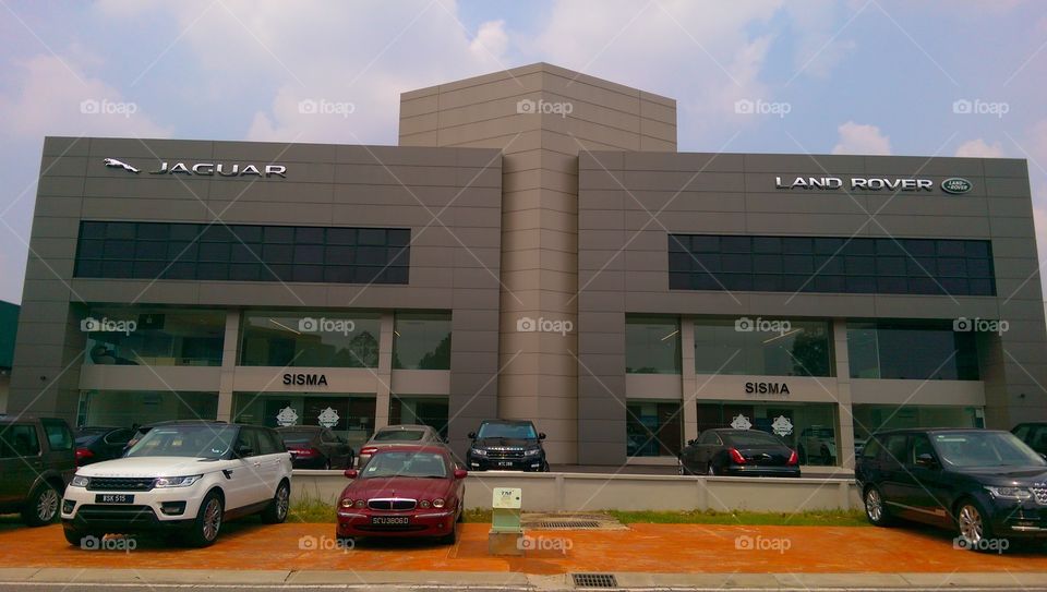 jaguar& landrover. car showroom