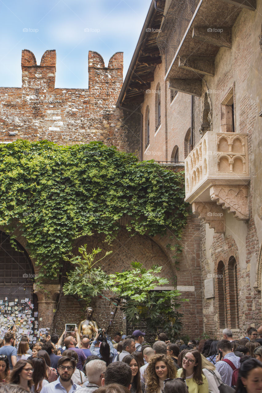 juliet's house, balcony and statue in Verona