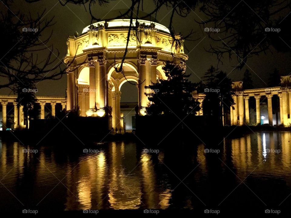 A night time view of the Palace of Fine Arts in San Francisco. 