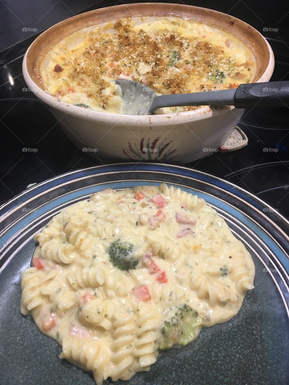 Pasta with ham and broccoli 