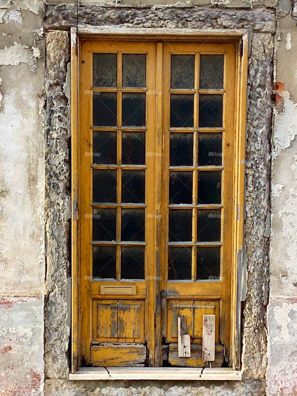 Old yellow door 