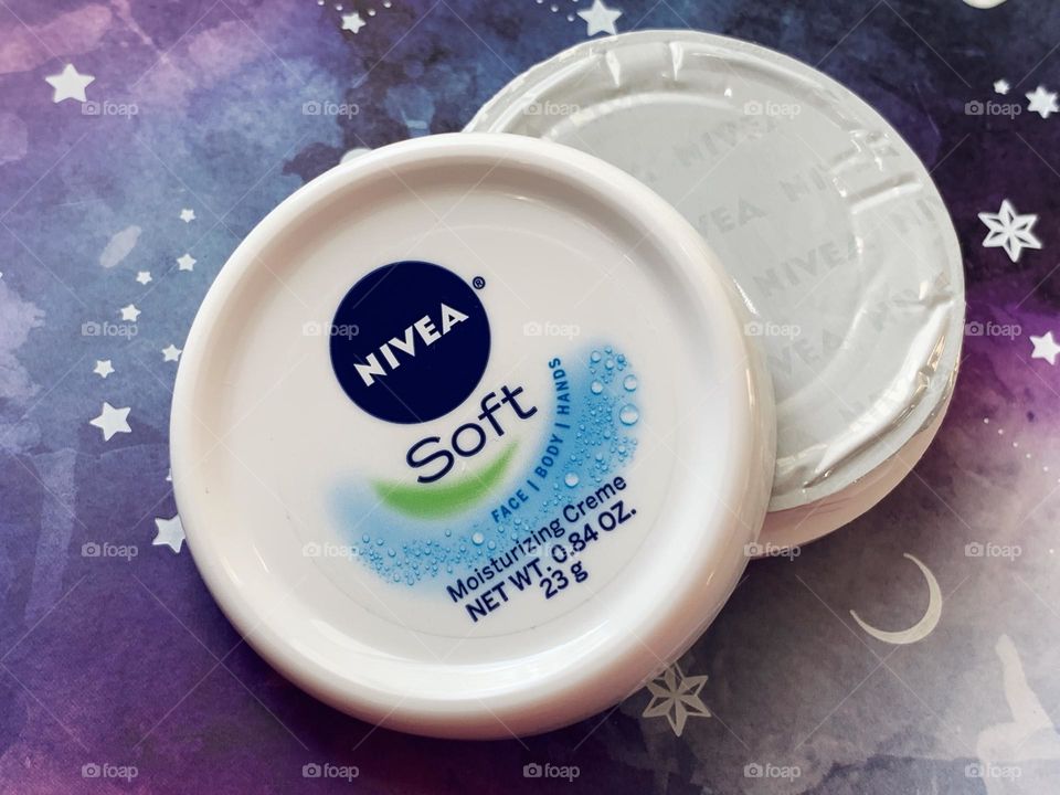 Nivea soft moisturizing creme