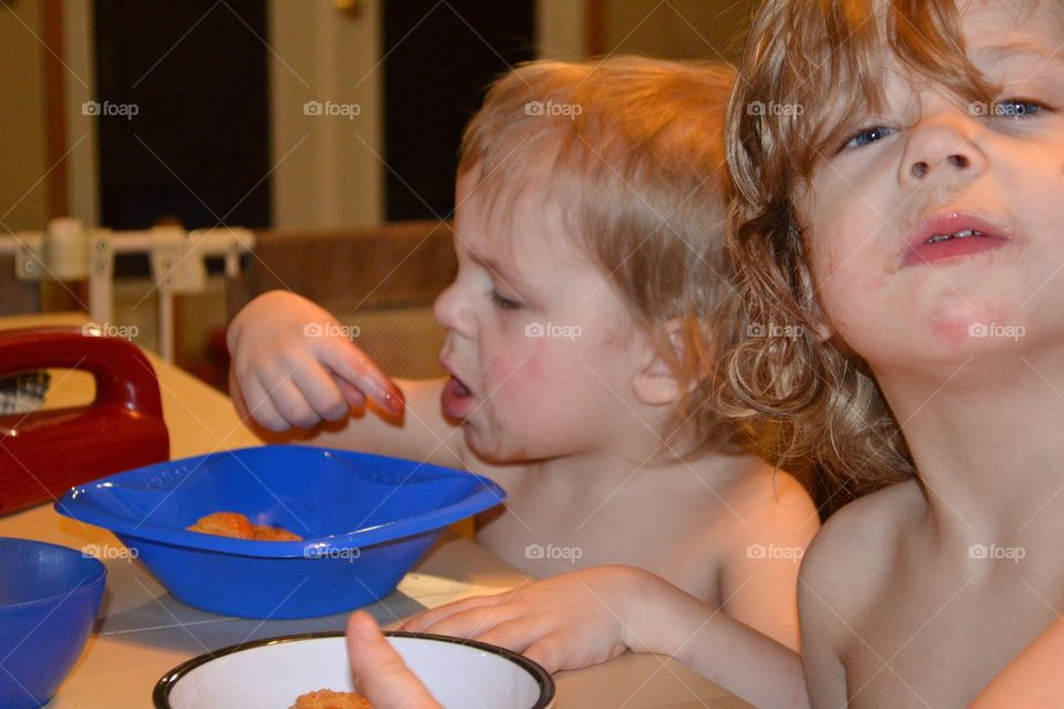 Messy meal time eating 