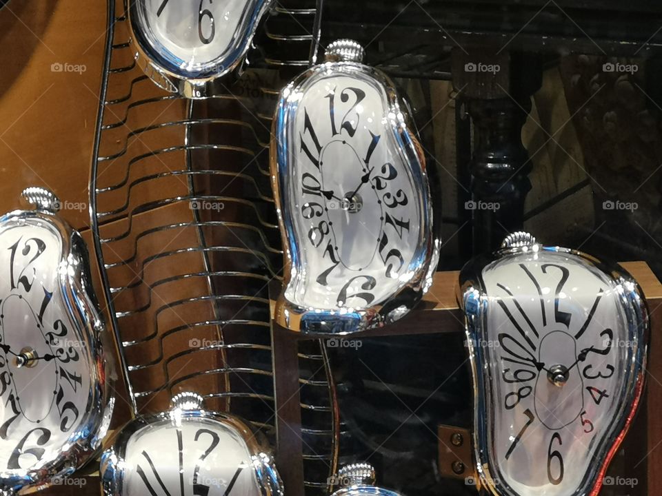 Relojes deformes