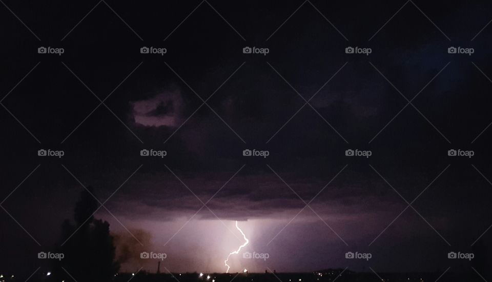 thunderstorm rain lightning,