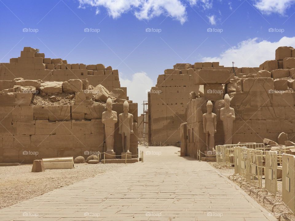 estatuas del templo de Karnak en Egipto