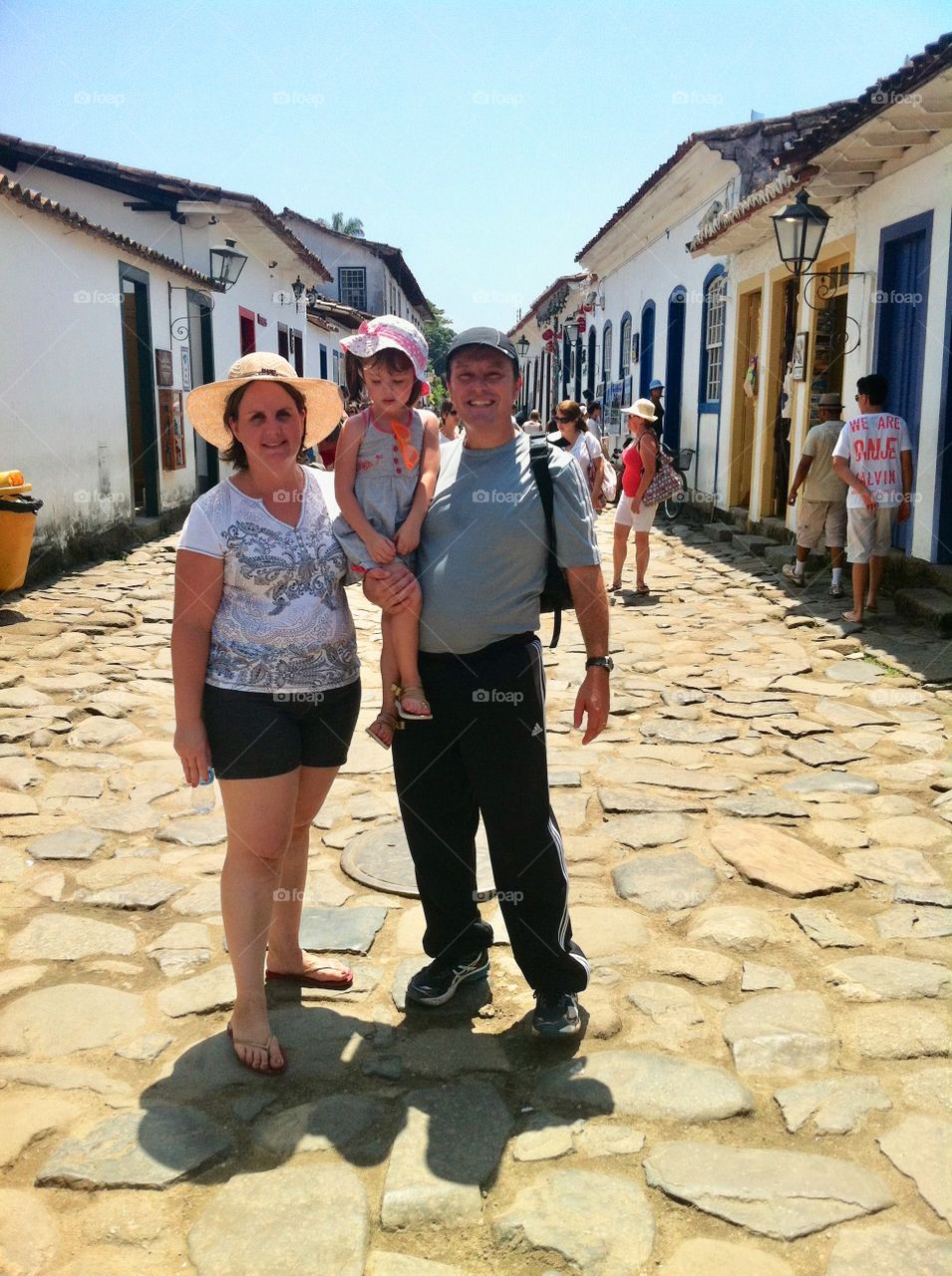 Um passeio muito legal à cidade histórica de Paraty, no Rio de Janeiro. Um santuário verde à beira-mar, repleto de arte / cultura. 