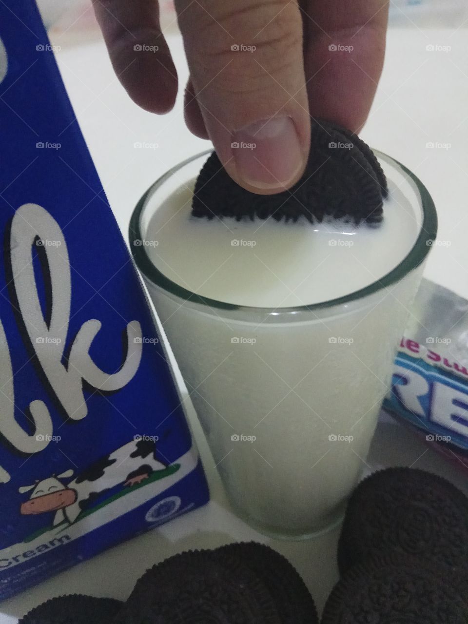 Oreo in milk