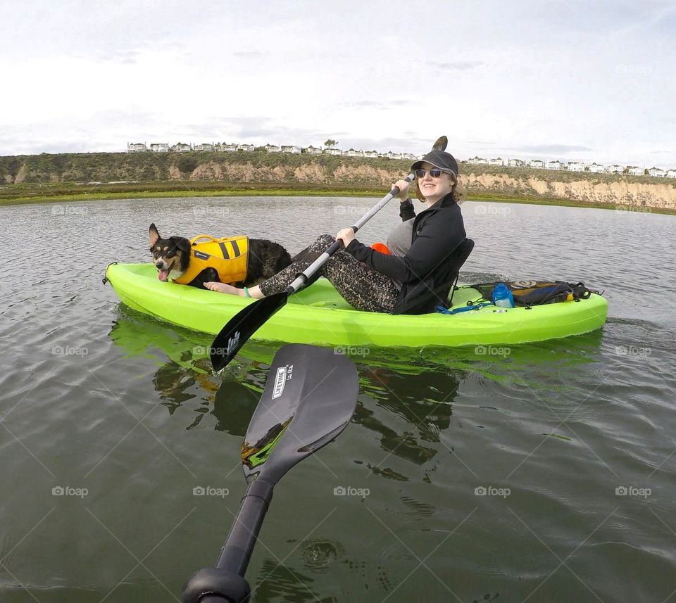 Kayaking with corgi 