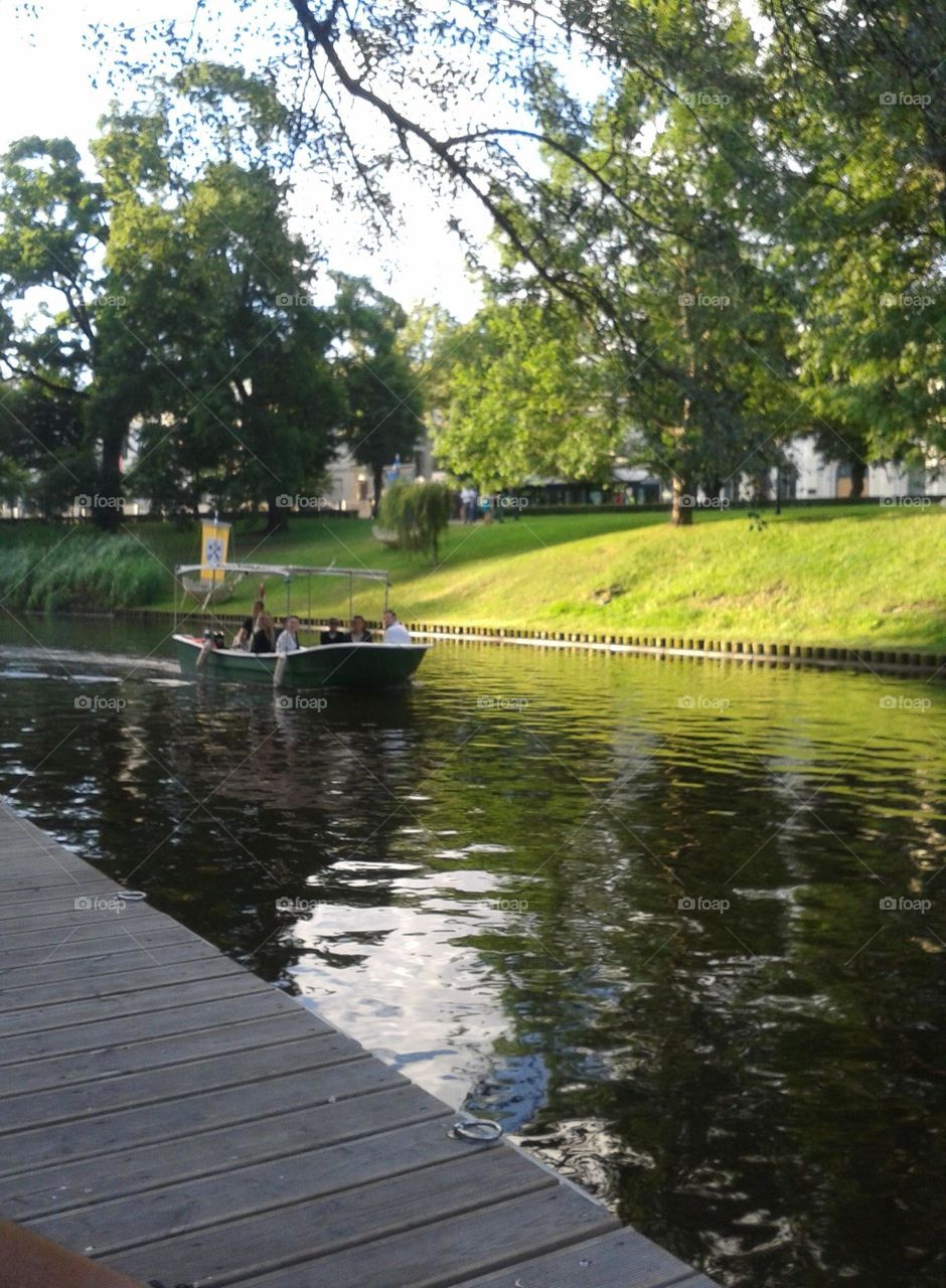 The boat and the water