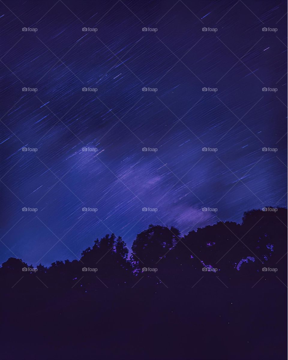 A 15 minute long exposure star trail of the Milky Way as it rises above the horizon.