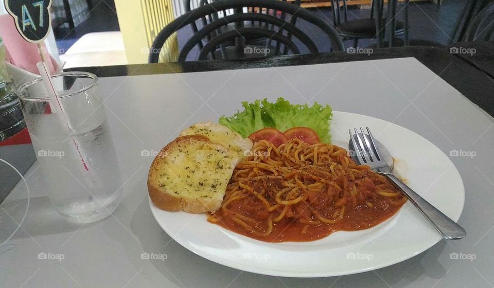 Luxurious spaghetti in dish