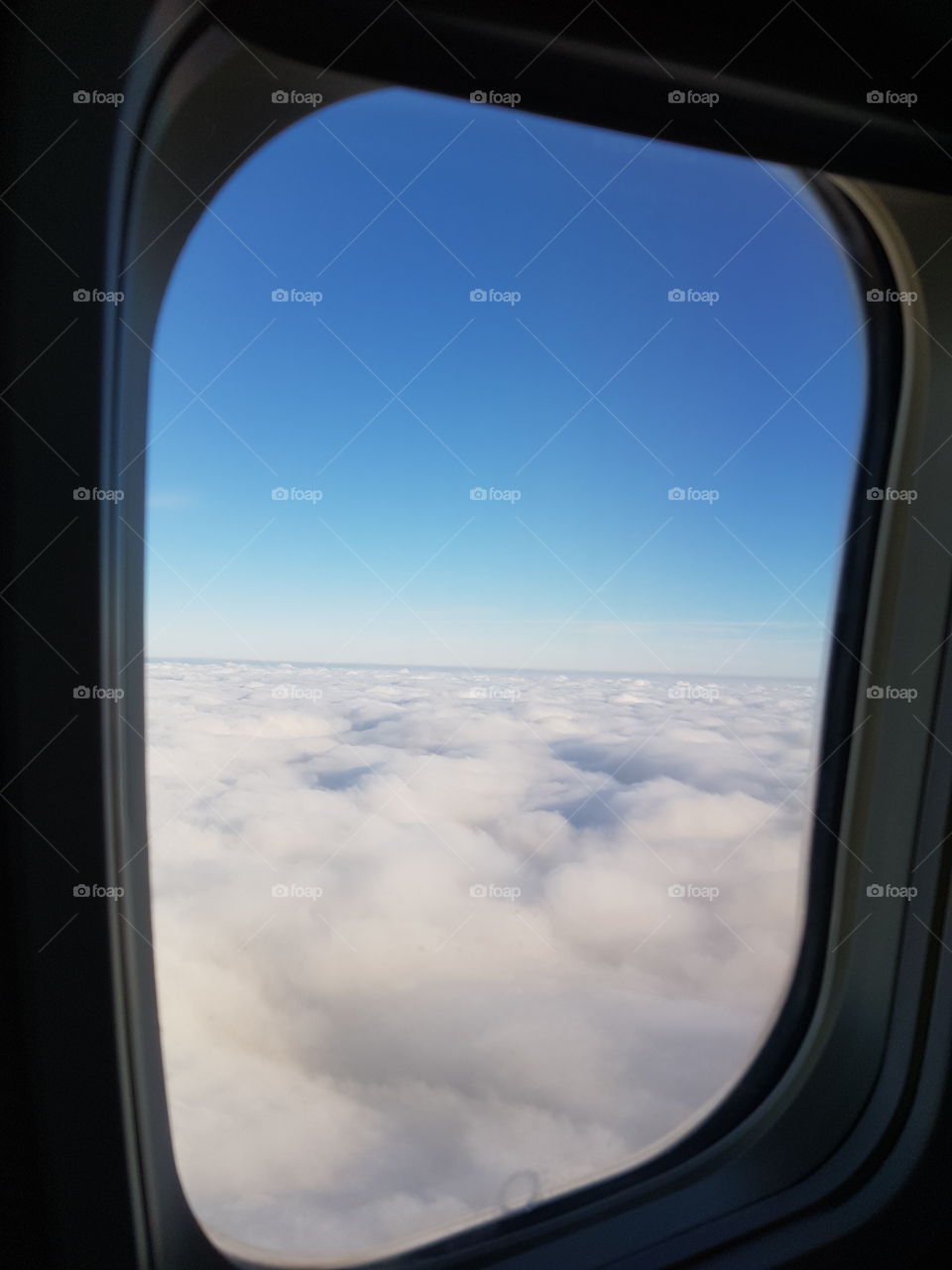 Flugzeugfenster - über den Wolken ☁️🛩