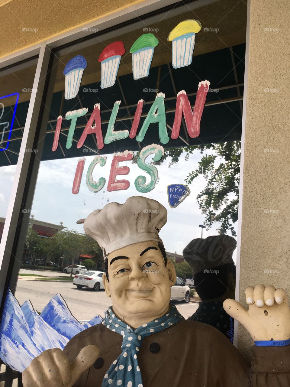 Italian ices and pizza man statue 