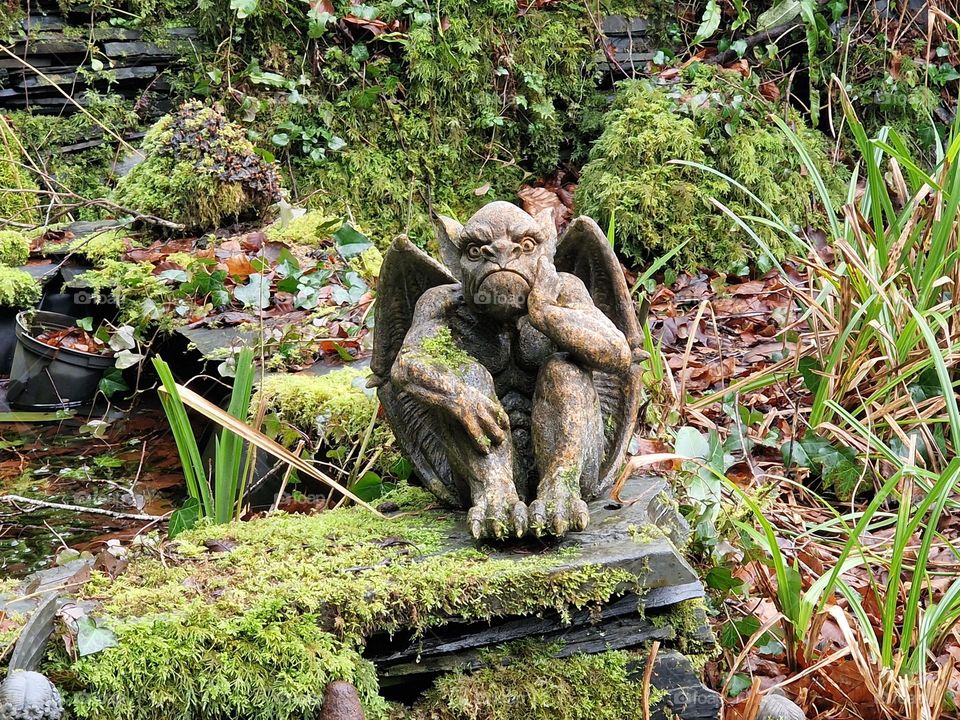 gargoyle garden statue