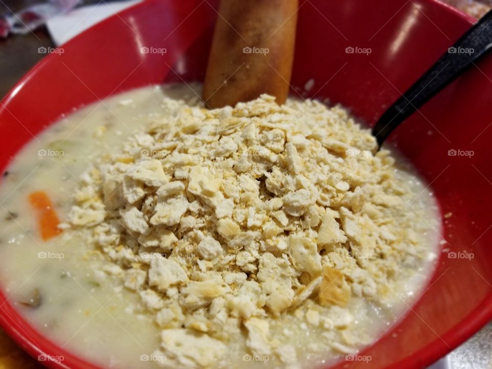 chicken and wild rice soup with crackers