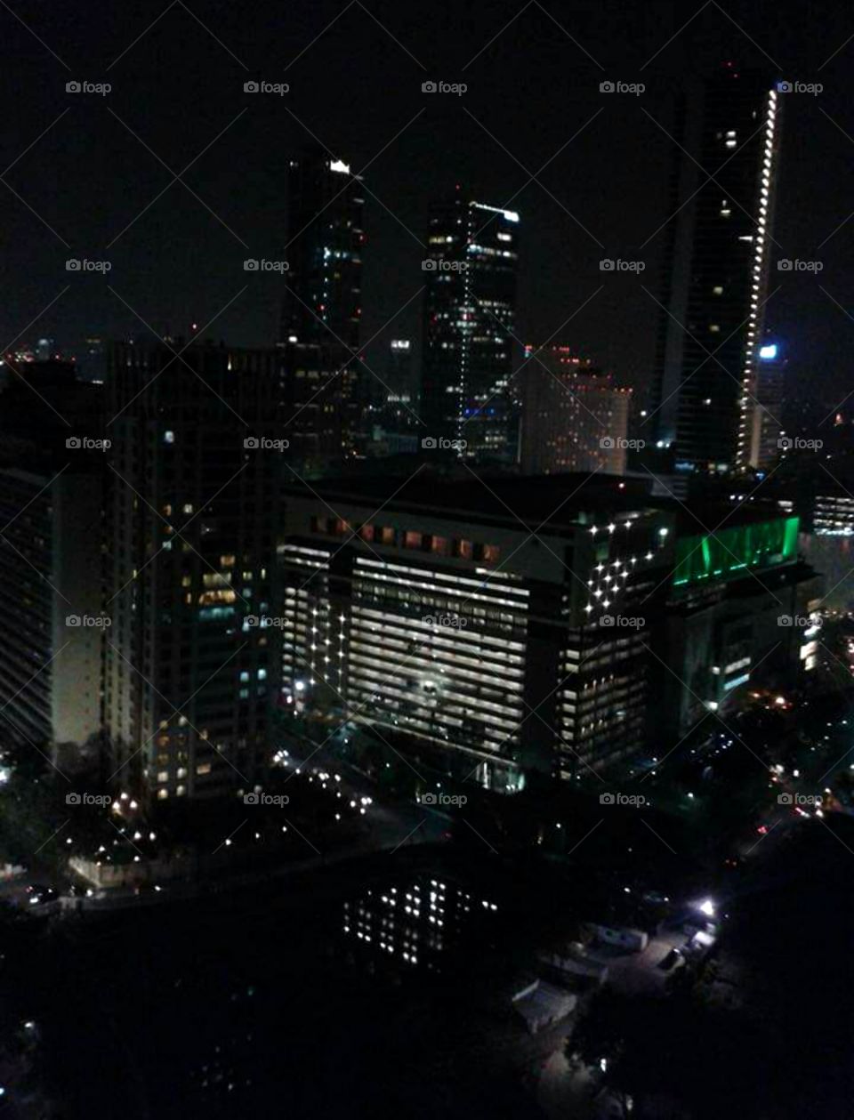 Back to year 2015 capture a plaza with my mobile phone close to 10.00 pm