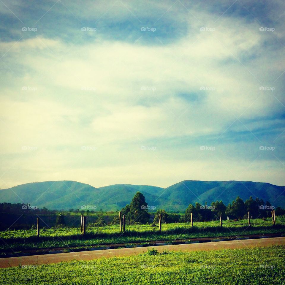 A paisagem muito bonita e bucólica da Serra do Japi, em Jundiaí. Pura inspiração do nosso verde que traz tanto ar puro!