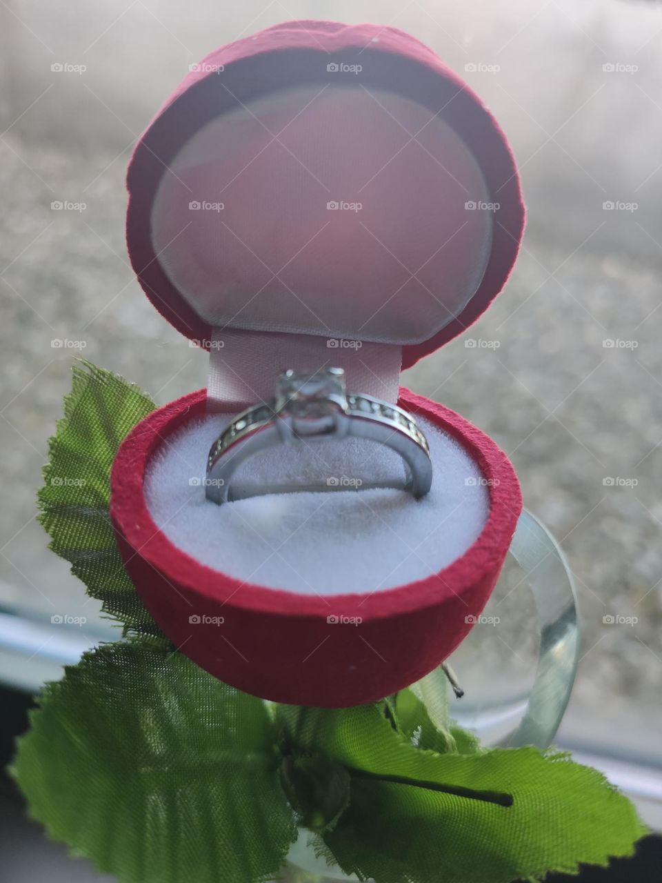 put the ring in my finger