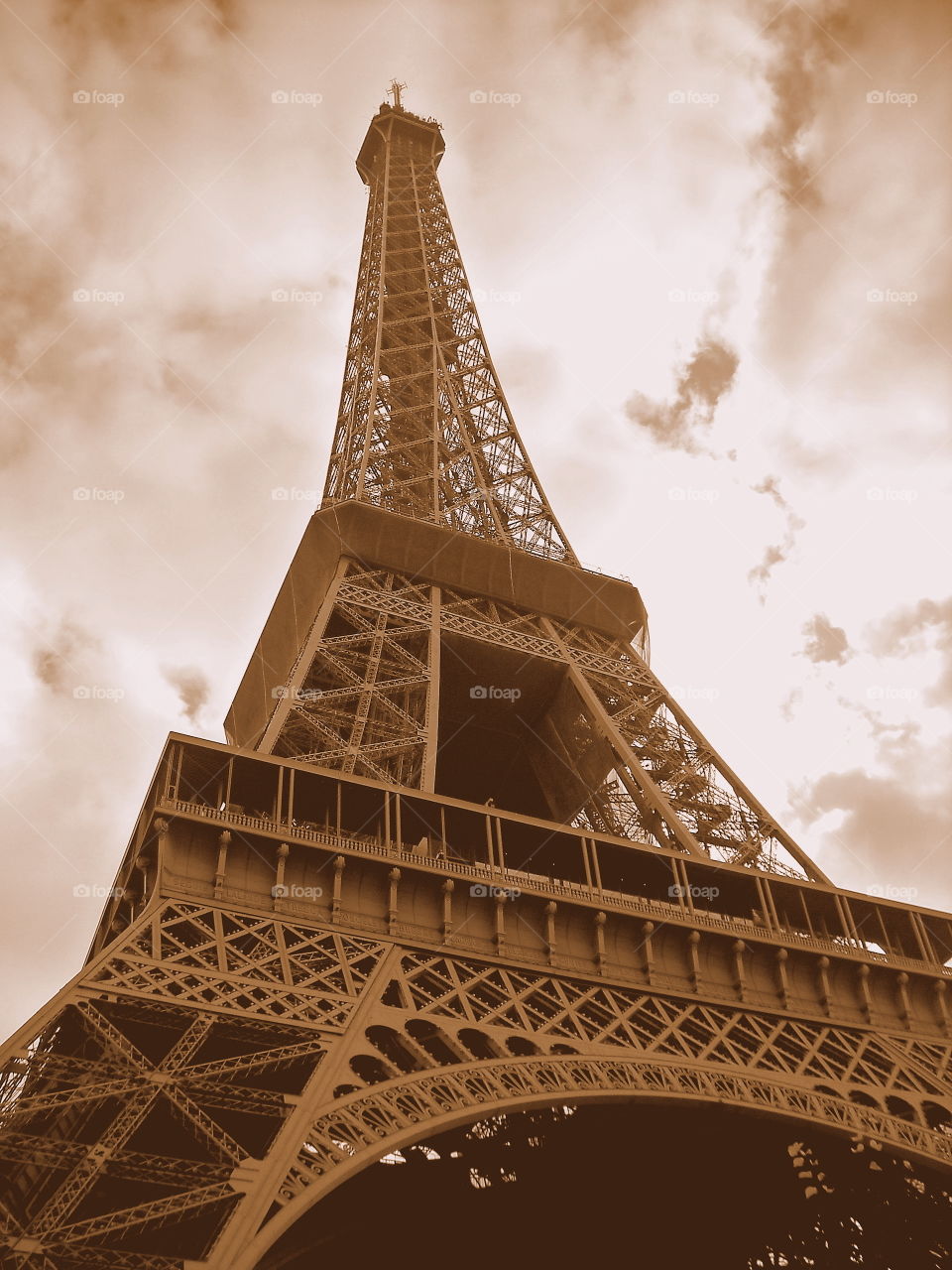 Le Tour Eiffel . Paris, France