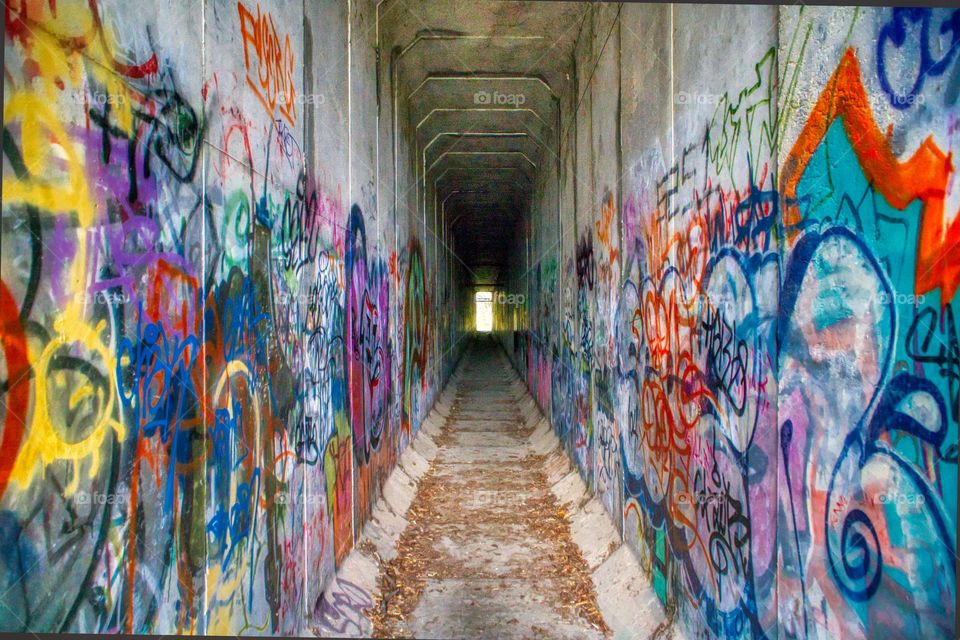 Tunnel graffiti 