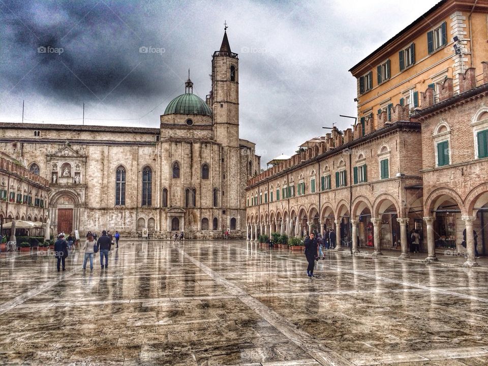 piazza del popolo during a rainy day, Ascoli Piceno