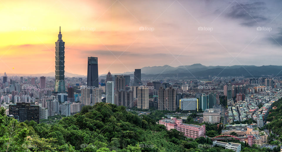 Sunset over Taipei city from elephant mountain