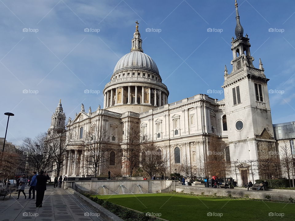 Outdoor of Saint Paul cathedral by a sunny day. London. UK.