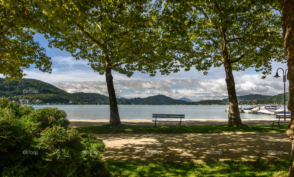 Beautiful park scenery in September at lake Wörthersee in Au