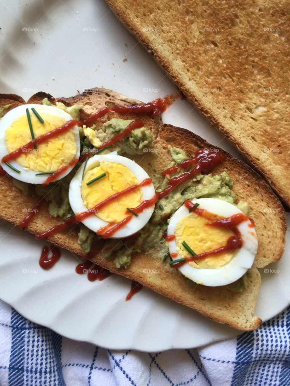 Avocado on toast with egg