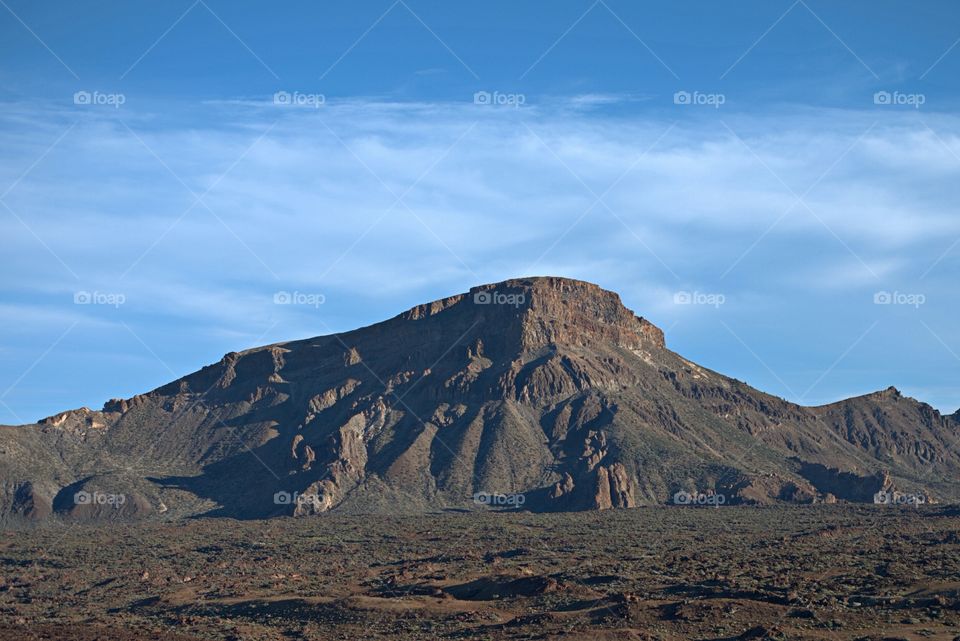 Montaña Guajara, 2.718 m high.
According to the legend, it was named after the princess Guajara who lost her beloved in the Aguere Battle, climbed this mountain, stayed there for a long time and, funally threw herself from the peak...