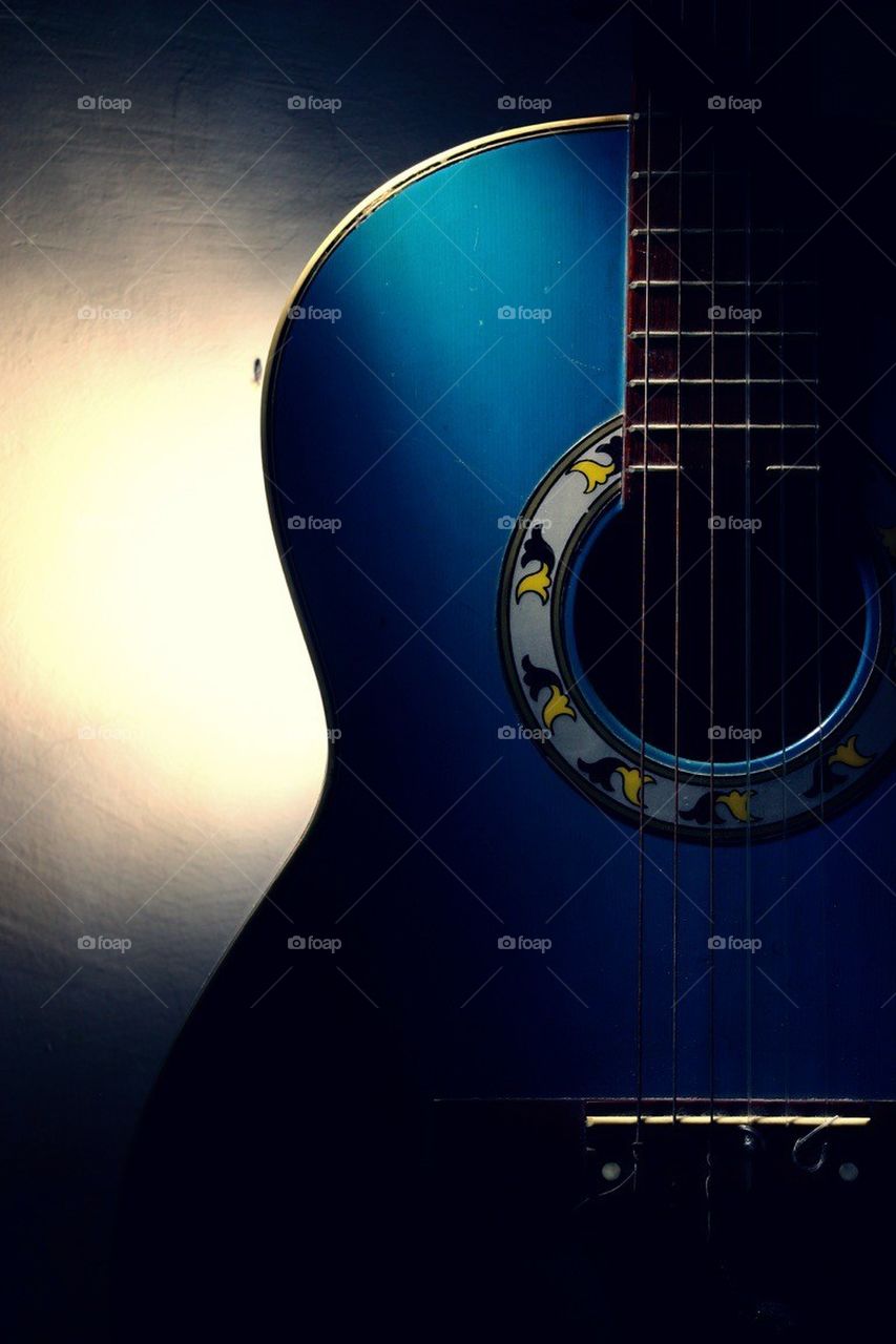 Blue guitar