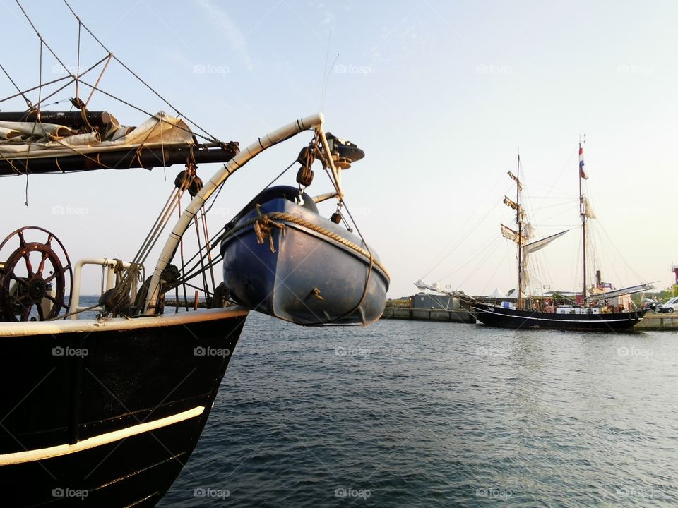 Blick auf einen alten Zweimaster