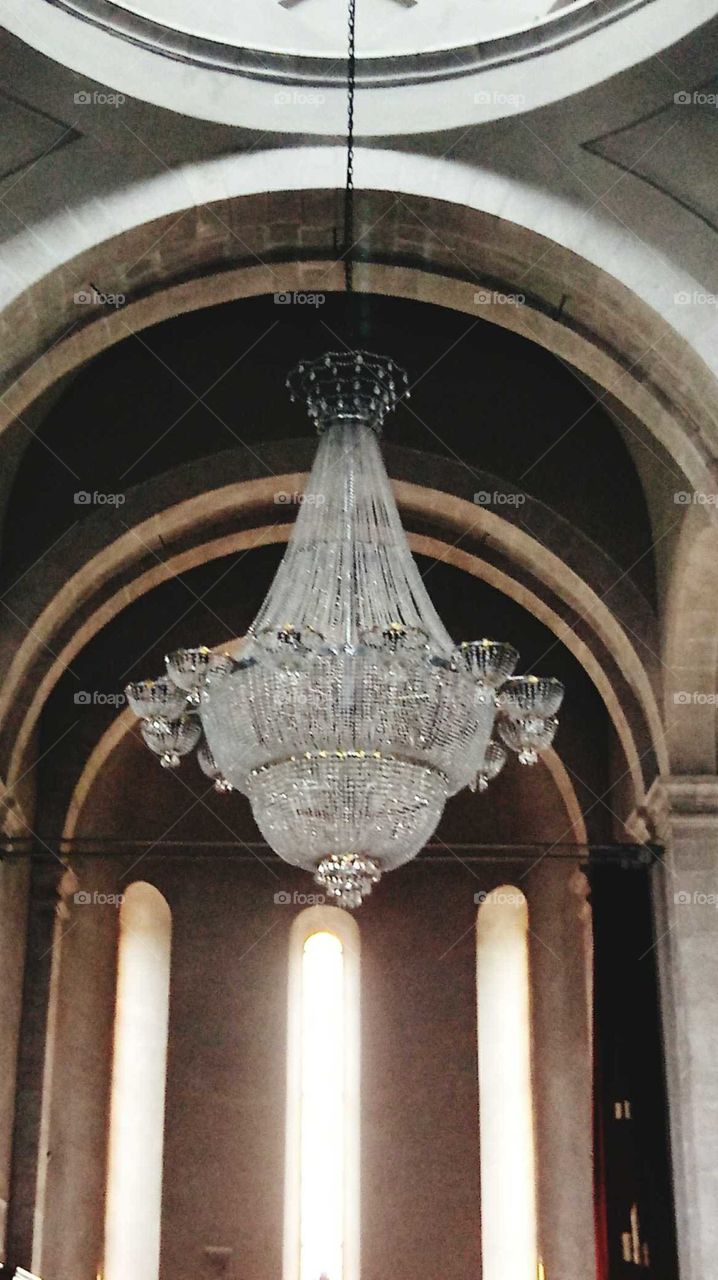 arch w/chandelier