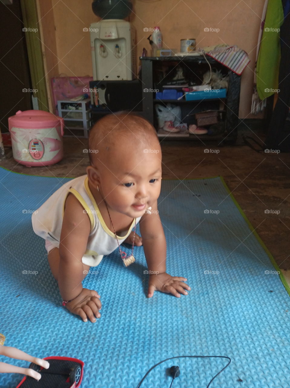 learn to crawl and stand